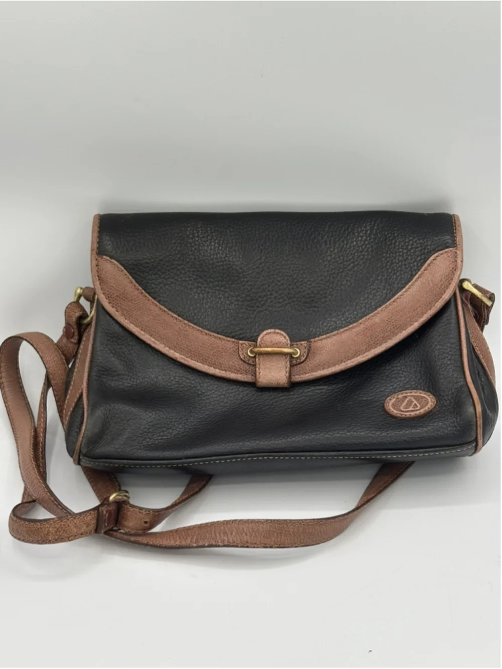 Vintage Liz Claiborne Black Pebbled Leather Crossbody Bag with Brown Trim